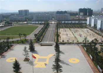 曲靖财经学校2025年五年制大专报名条件