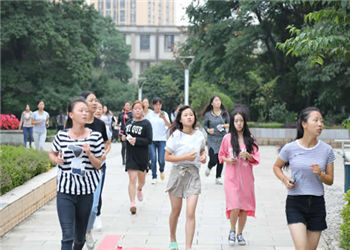 昆明旅游学院2018年五年制大专补报志愿时间