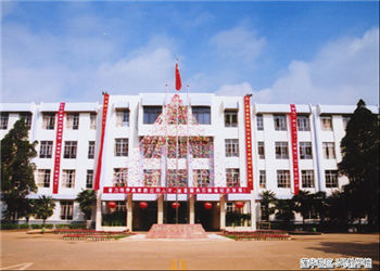 昆明冶金高等专科学校2022年五年制大专报考须知(图1)