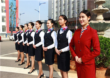 曲靖航空学校2023年五年一贯制大专怎么报名(图1)
