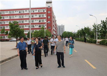 曲靖技师学院2023年五年制报名电话(图1) 曲靖技师学院2023年五年制报名电话(图1)