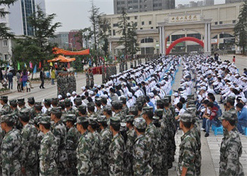 曲靖工商职业技术学校2025年五年制大专收往届生吗