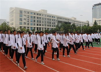 曲靖财经学校2026年五年制大专报名条件